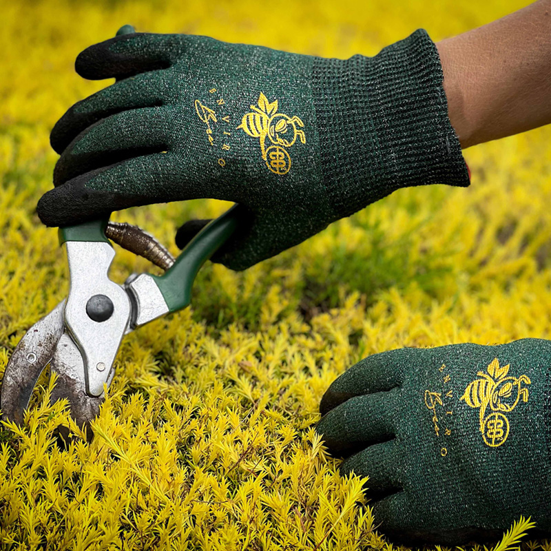 Garden-Keepers-Enviro-Bee-Glove.jpg